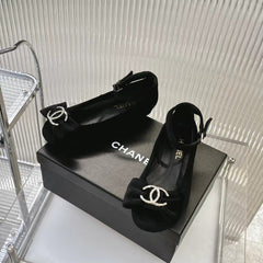 BOW MARY JANE SHOES IN BLACK VELVET