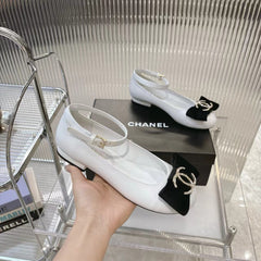 BOW MARY JANE SHOES IN WHITE LAMBSKIN