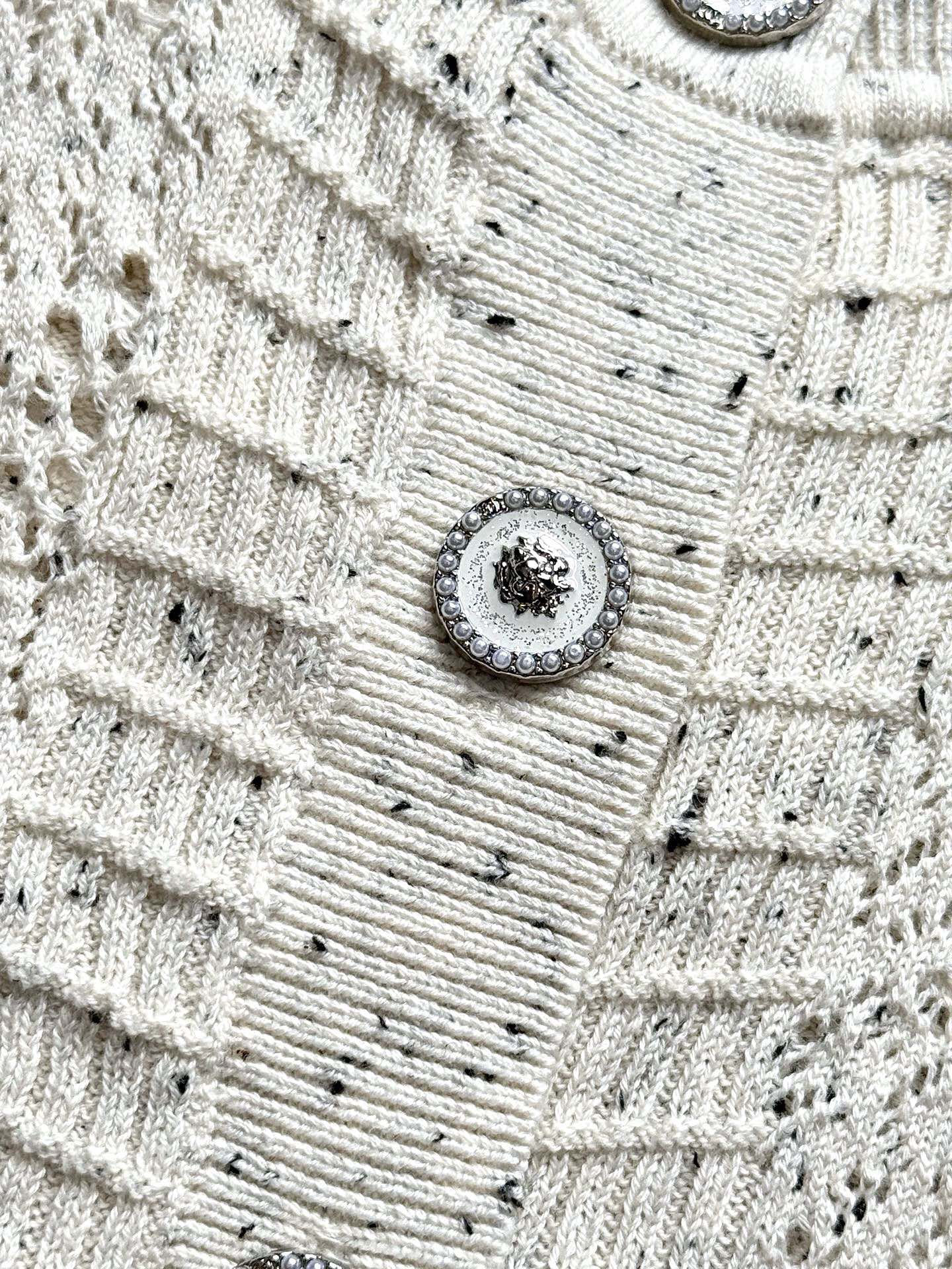 CHANEL SWEATER STYLE 81