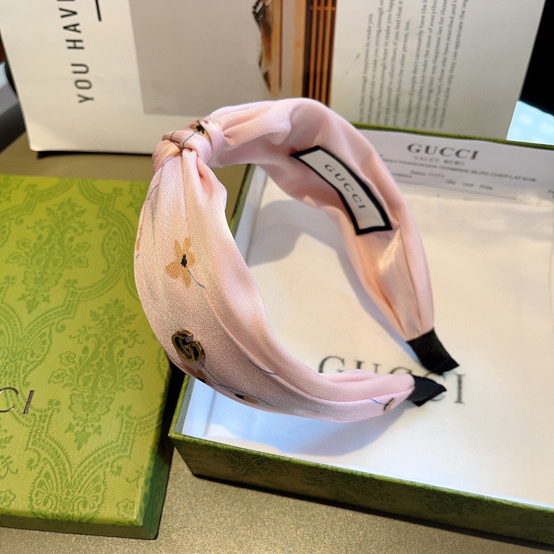 HAIRBAND WITH FLOWER PRINT IN BABY PINK SILK 398863