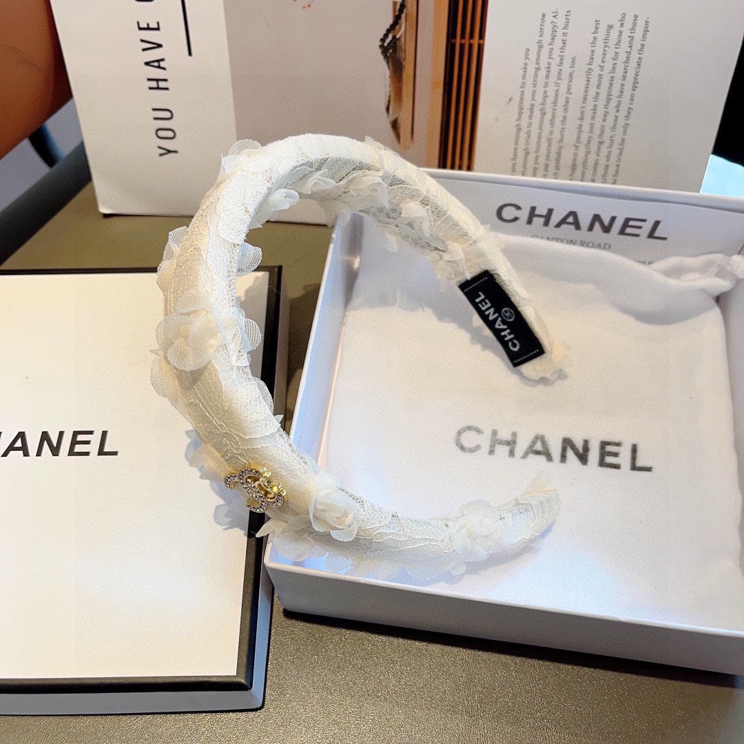 WHITE FABRIC WITH ROSE LACE TRIM HAIRBAND 414412