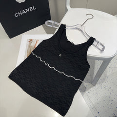 SLEEVELESS TOP 640632 IN BLACK COTTON RAISED LOGO