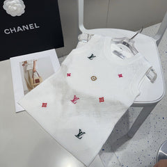 KNITTED VEST 633192 IN WHITE WOOL MUTILCOLOR LOGO