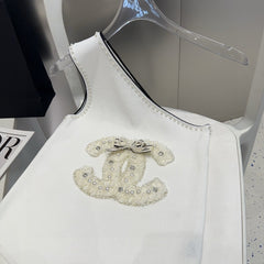 ONE SHOULDER TOP 643220 IN WHITE COTTON EMBOSSED PEARL