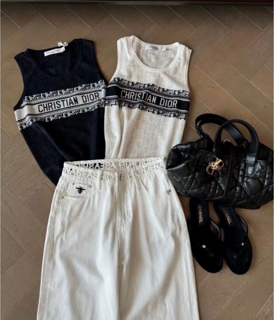 SLEEVELESS TOP 643221 IN BLACK COTTON WHITE LOGO