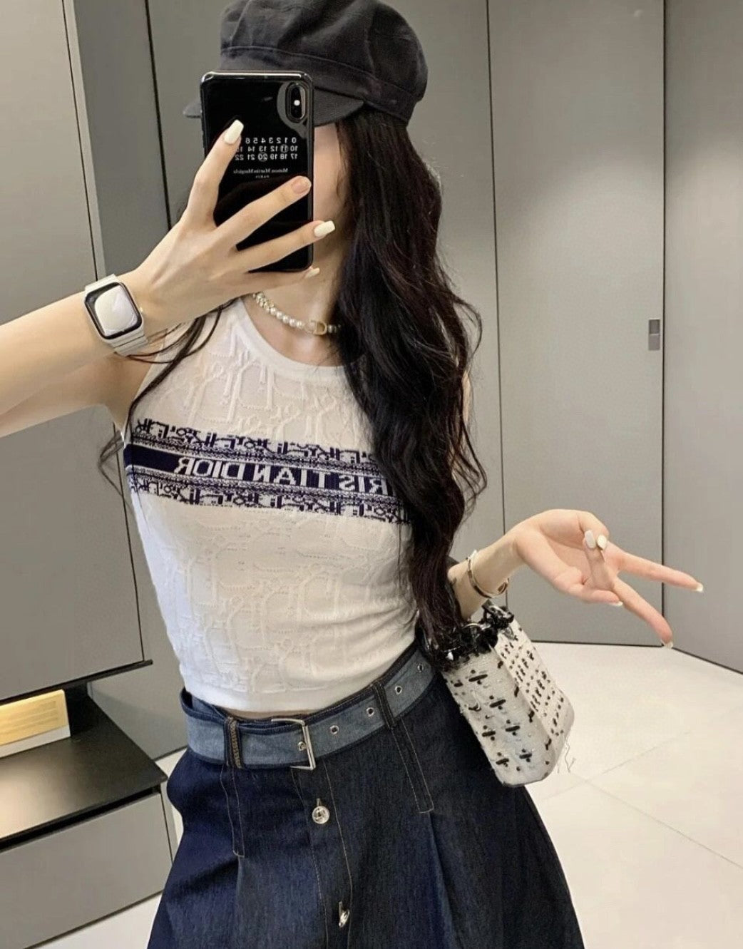 SLEEVELESS TOP 643222 IN WHITE COTTON BLACK LOGO