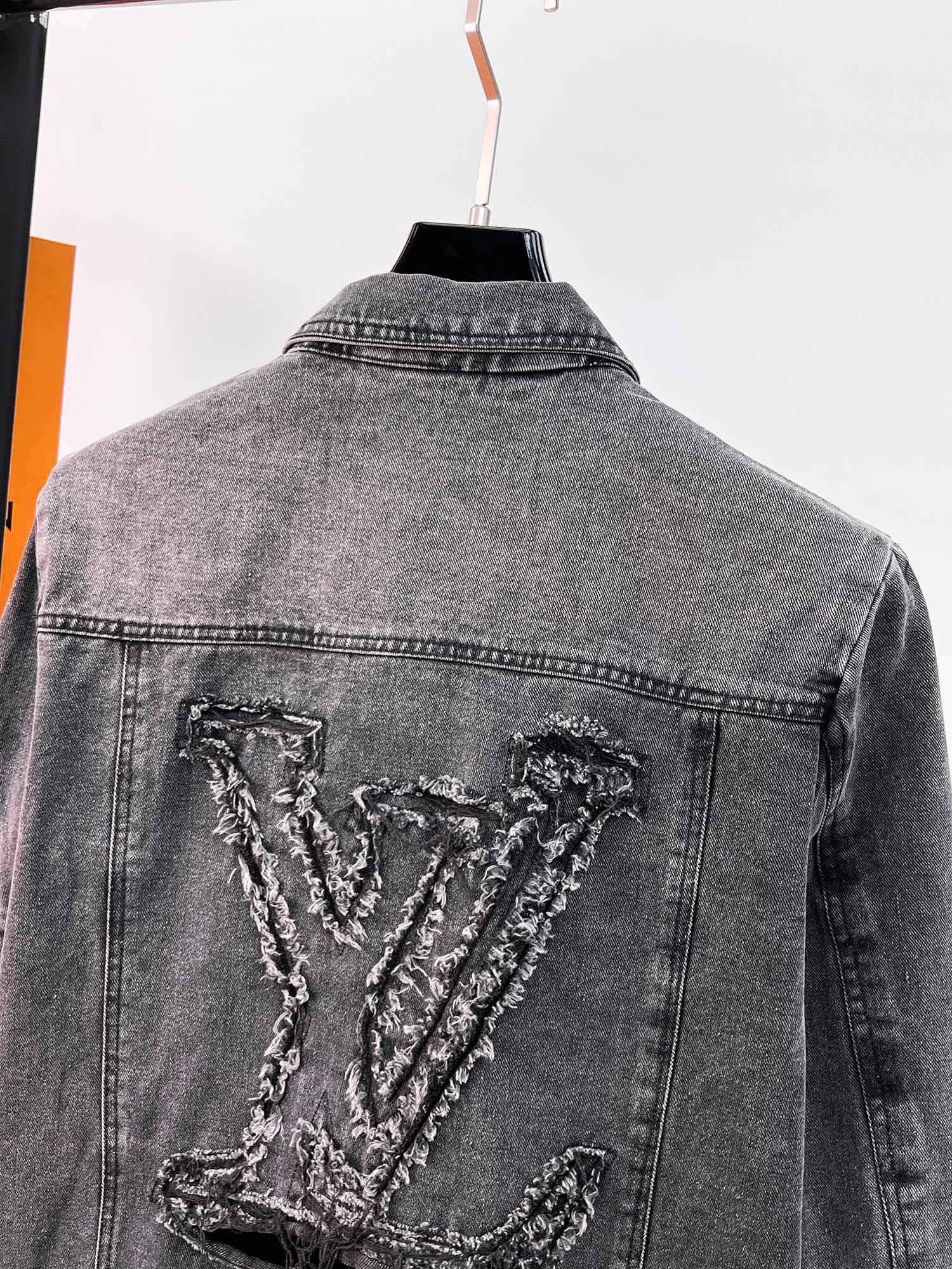 LV CHARCOAL BLACK DENIM JACKET 239526