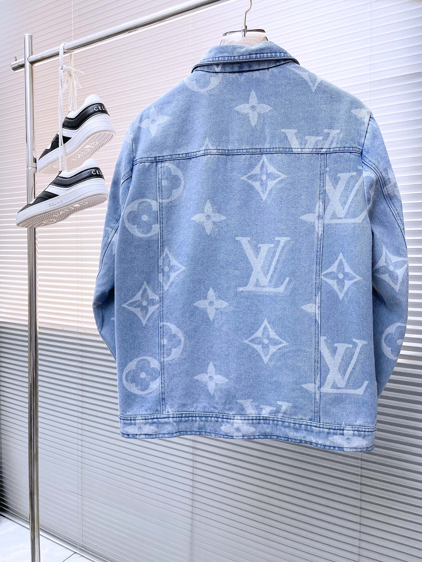 LV BASIC SHIRT JACKET IN LIGHT BLUE MONOGRAM DENIM 239129
