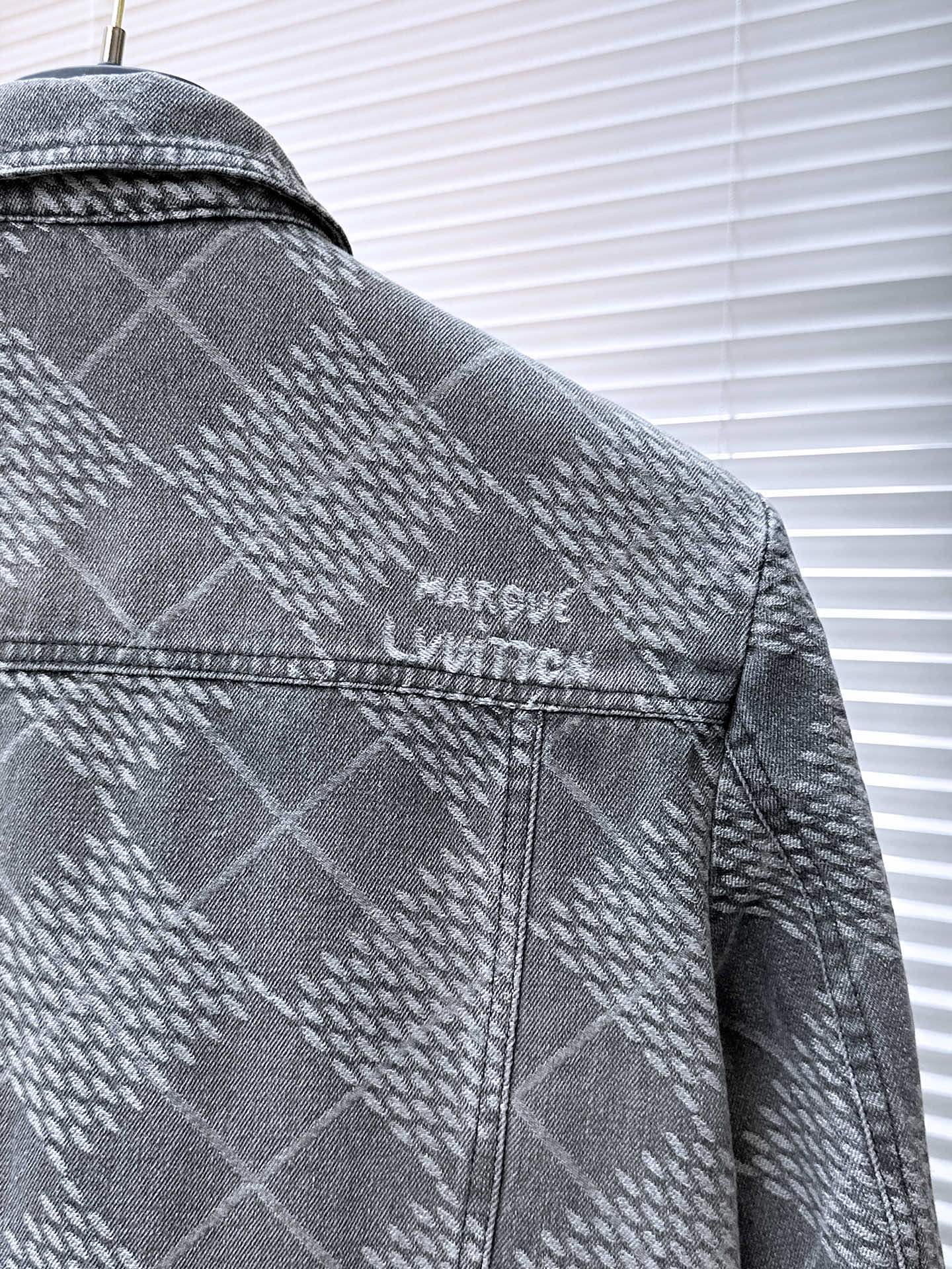 LV SHIRT JACKET IN GRAY DENIM 239127