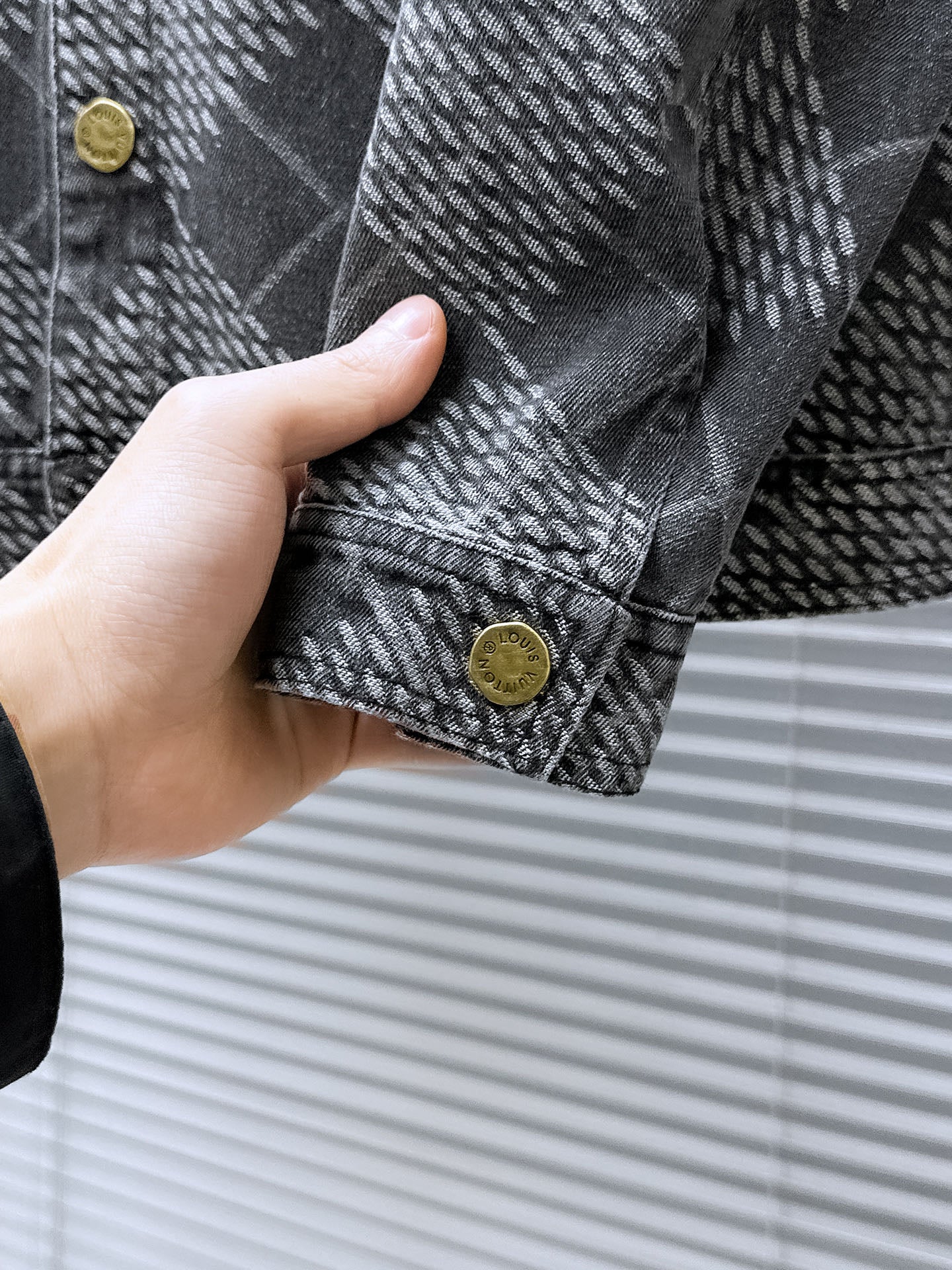 LV SHIRT JACKET IN GRAY DENIM 239127