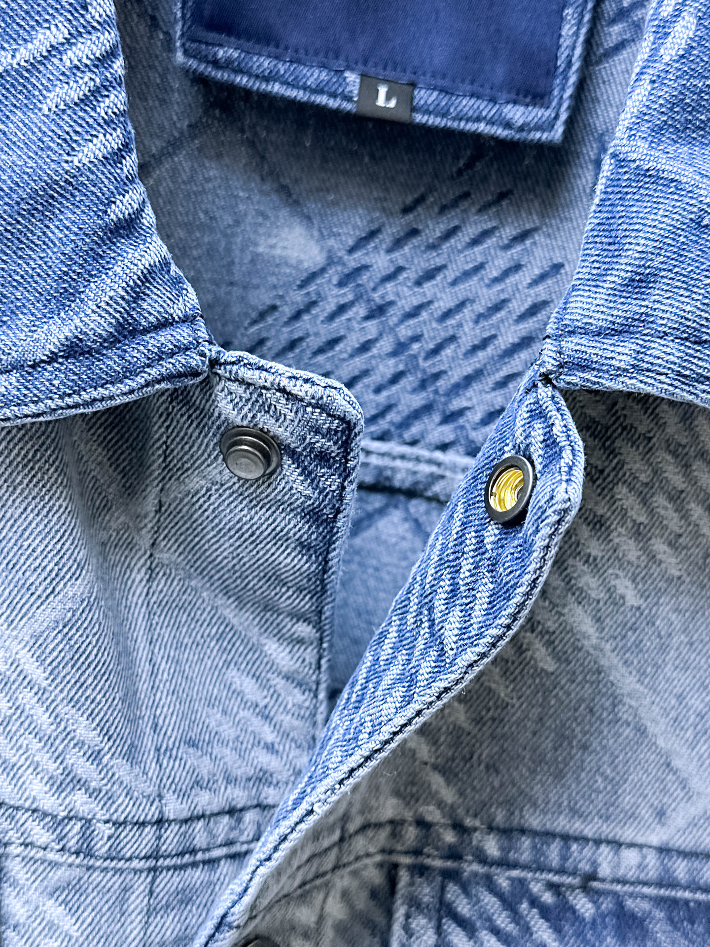 LV SHIRT JACKET IN BLUE DAMIER DENIM 239128