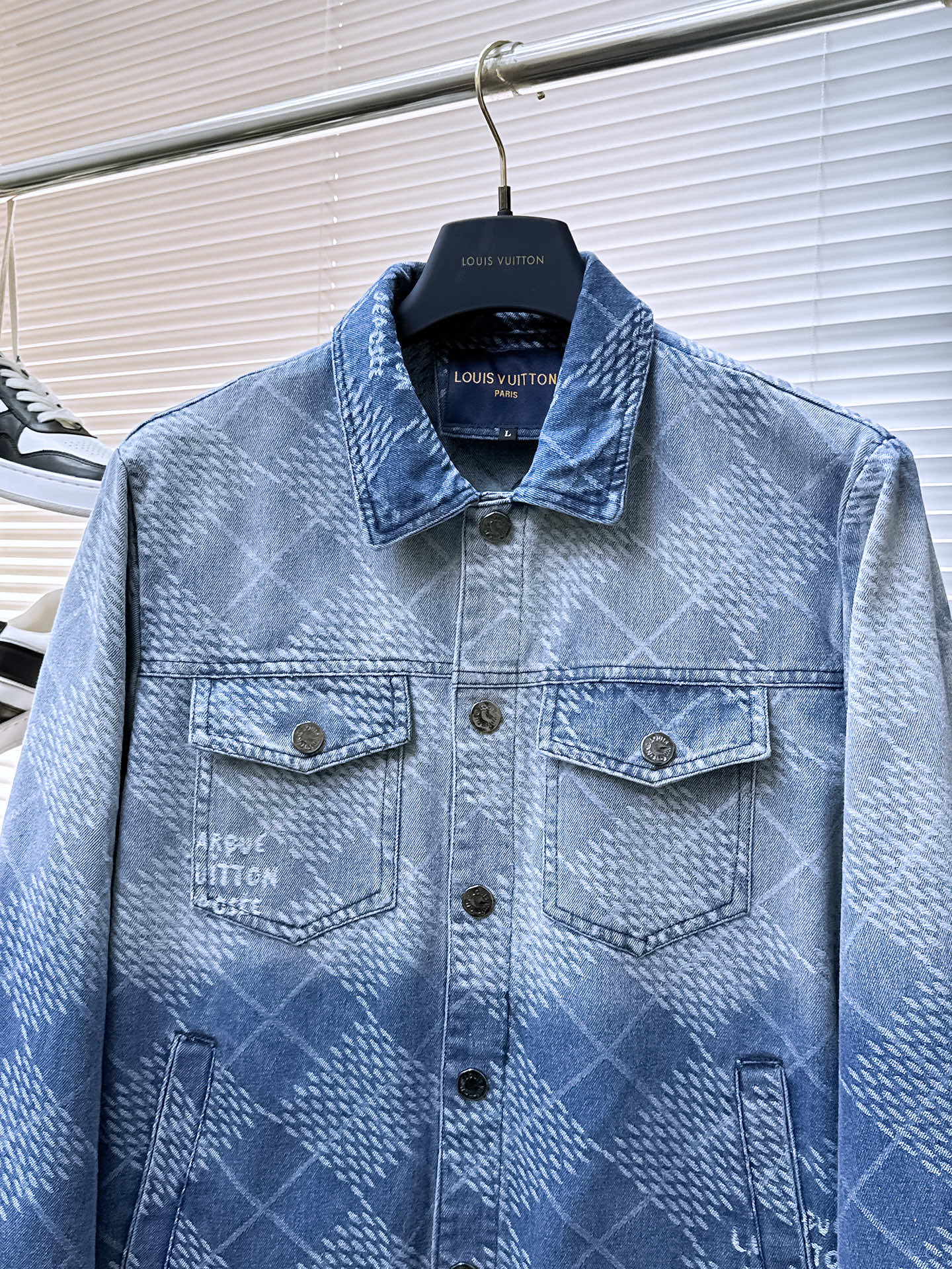LV SHIRT JACKET IN BLUE DAMIER DENIM 239128