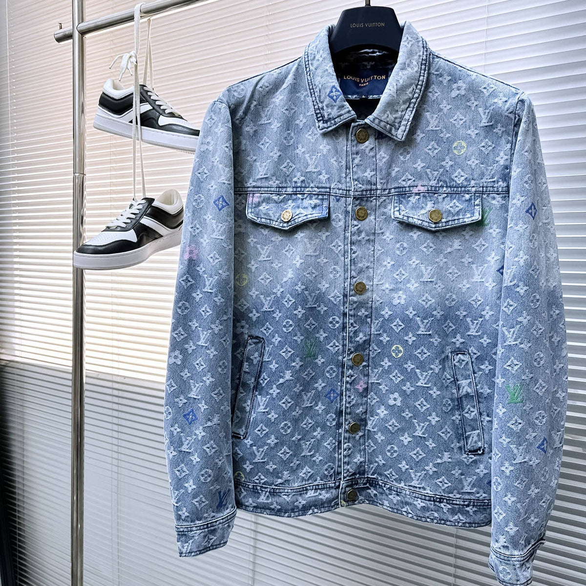 LV SHIRT JACKET IN LIGHT BLUE MONOGRAM CRAGGY DENIM 239125