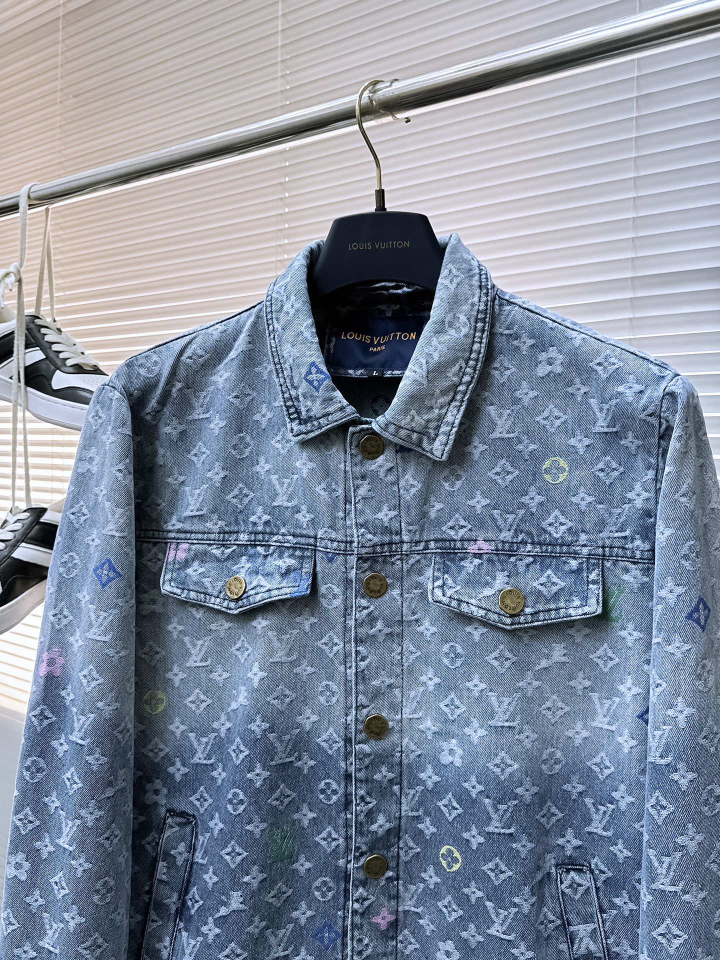 LV SHIRT JACKET IN LIGHT BLUE MONOGRAM CRAGGY DENIM 239125