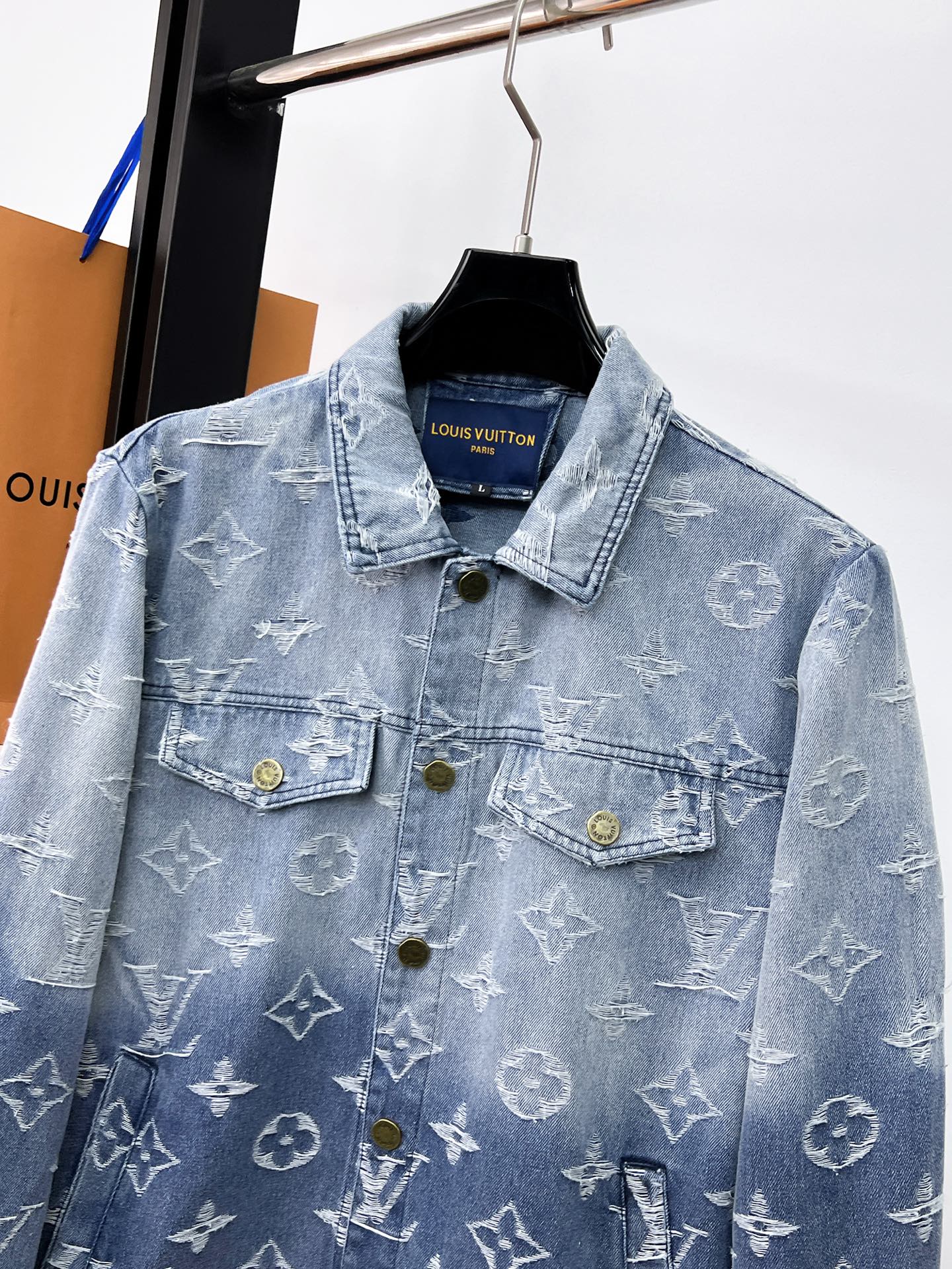 LV LIGHT BLUE MONOGRAM DENIM JACKET 239529