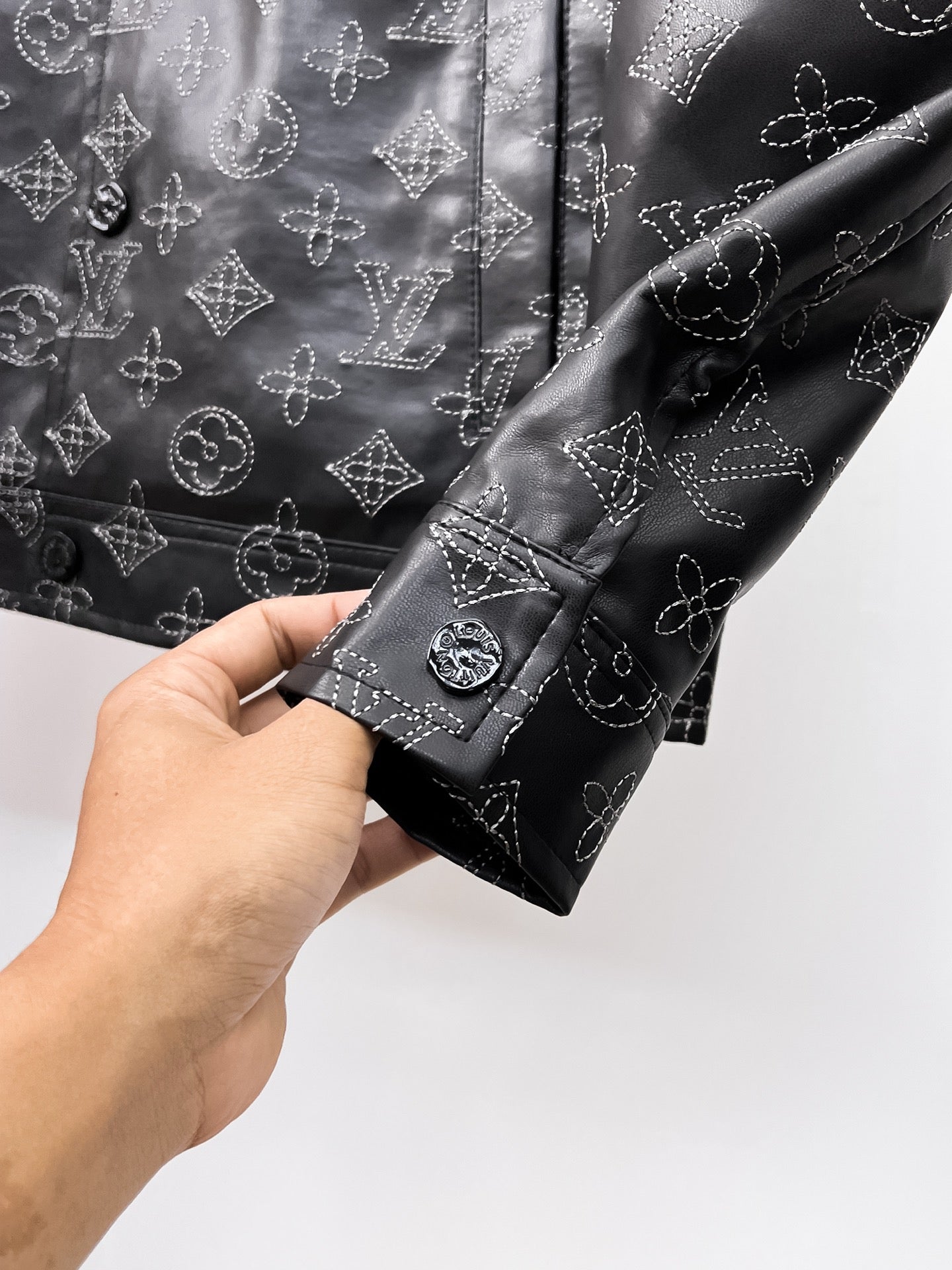 LV BLACK MONOGRAM DENIM JACKET 239528