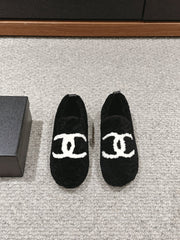 CC LOAFERS IN BLACK FLEECE WITH WHITE LOGO