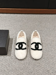CC LOAFERS IN WHITE FLEECE WITH BLACK LOGO