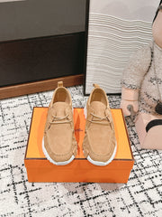 INCREASE SNEAKER IN PEANUT BROWN SUEDE
