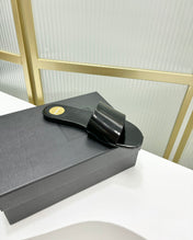 CARLYLE SLIDES IN BLACK GLAZED LEATHER