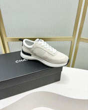 SNEAKER IN GREY SUEDE AND WHITE BREATHABLE MESH