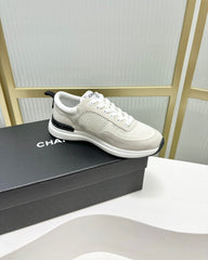 SNEAKER IN GREY SUEDE AND WHITE BREATHABLE MESH