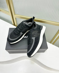 SNEAKER IN BLACK SUEDE AND BREATHABLE MESH