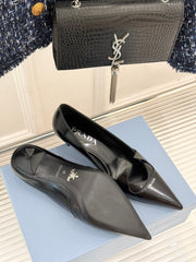 KITTEN HEEL PUMPS IN BLACK CALFSKIN