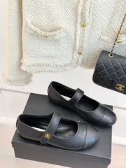 FLAT SHOES IN BLACK LAMBSKIN GOLD HARDWARE