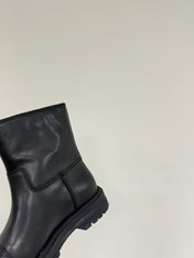 D-TOWN ANKLE BOOTS IN BLACK CALFSKIN