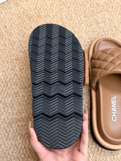 CHANEL 26S SLIDE SANDALS IN BROWN QUILTED CALFSKIN SILVER HARDWARE