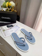 THONG SLIPPERS IN LIGHT BLUE DENIM