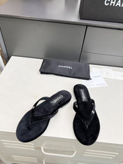 THONG SLIPPERS IN BLACK VELVET