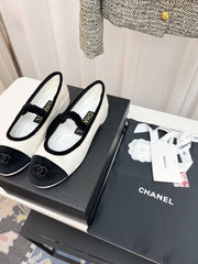 CC MARY JANE FLAT IN WHITE AND BLACK VELVET
