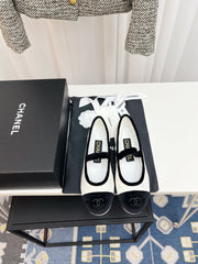 CC MARY JANE FLAT IN WHITE AND BLACK VELVET