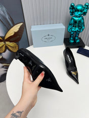 HIGH-HEEL PUMPS IN BLACK CALFSKIN