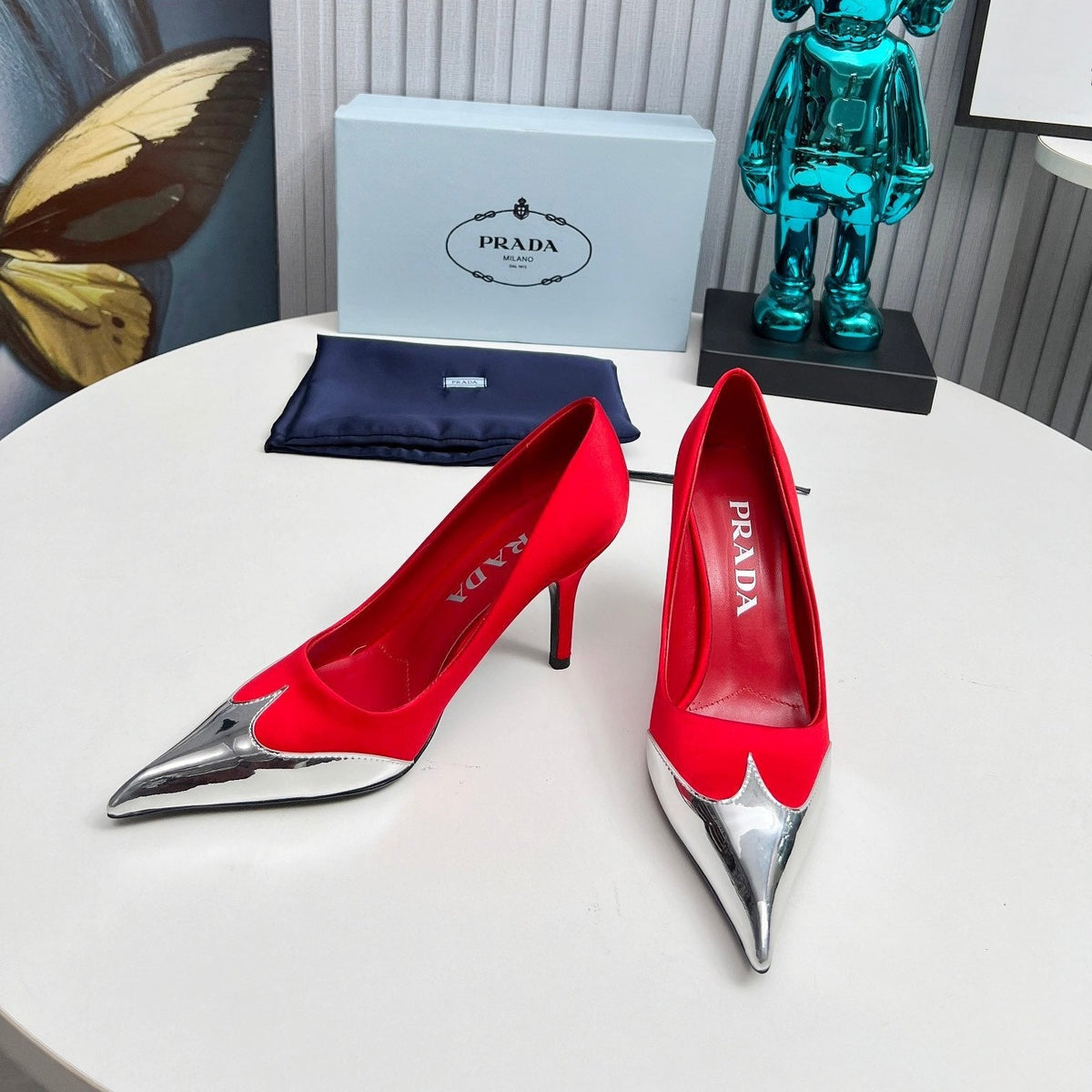 HIGH POINTED-TOE PUMPS IN RED MIX SILVER SATIN