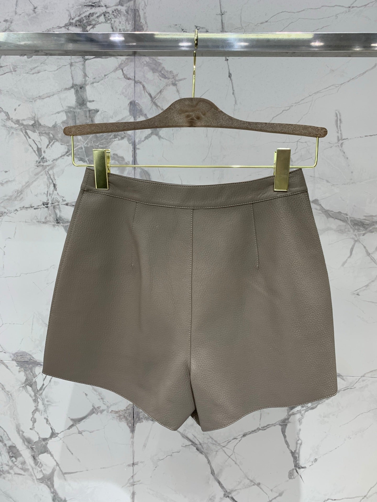 HERMES 25S LEATHER JACKET WITH LEATHER SHORTS 528568