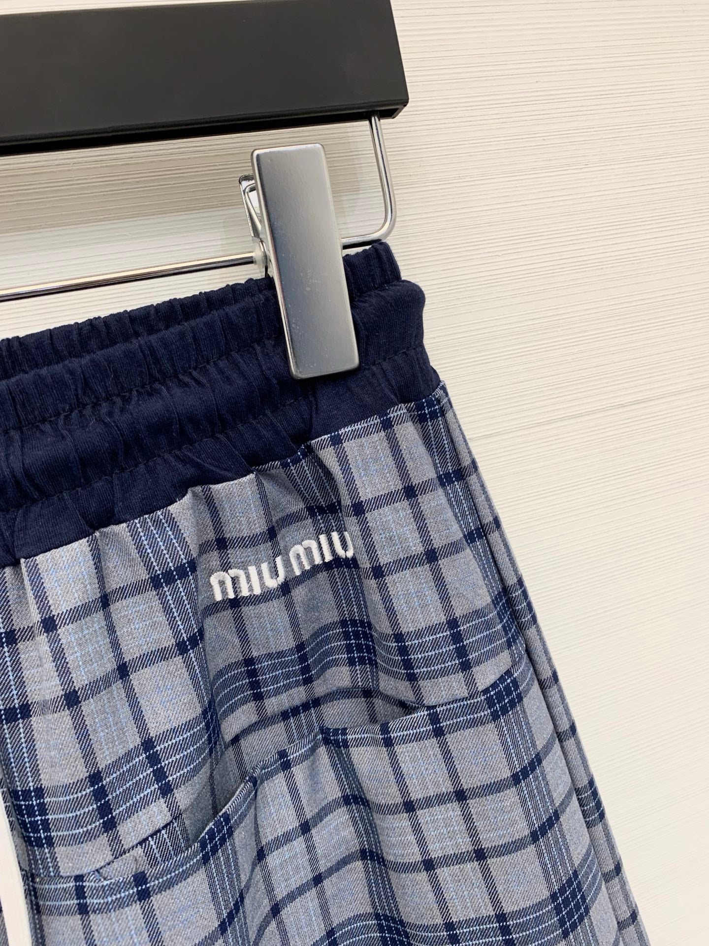 MIUMIU 26S PLAID DRAWSTRING PANTS 942