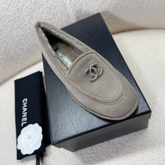 LOAFER IN SMOKE GRAY SUEDE AND WOOL LINING
