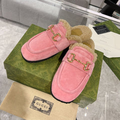 HORSEBIT MULE IN SALMON PINK SUEDE AND FLEECE LINING