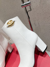 VLOGO SIGNATURE WHITE CALFSKIN ANKLE BOOT 75 MM