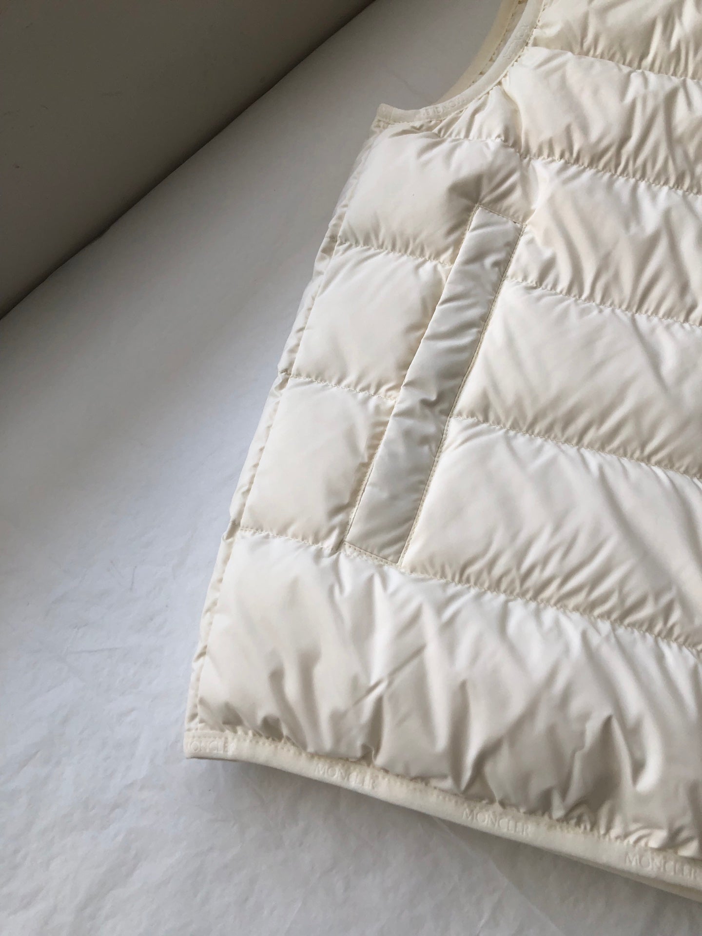 MONCLER PUFFER GILET STYLE 337