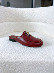 CC FLAT MULE IN RUBY RED CALFSKIN HARDWARE WITH ROCK MIX CHAIN