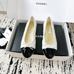 BALLET FLATS BOW IN WHITE CALFSKIN QUILTED AND BLACK GLOSSY