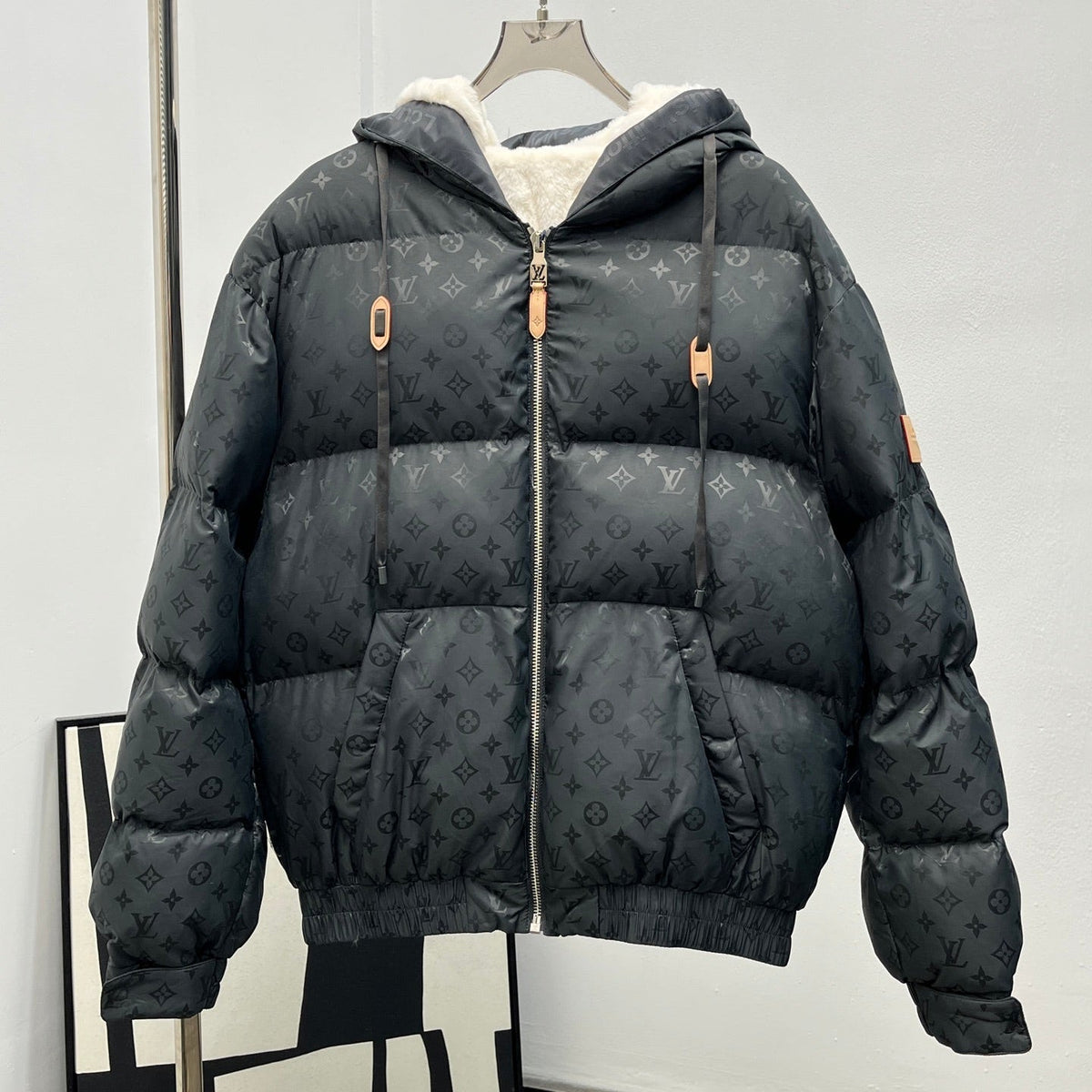 LV 25S HOODED PUFFER JACKET 0068