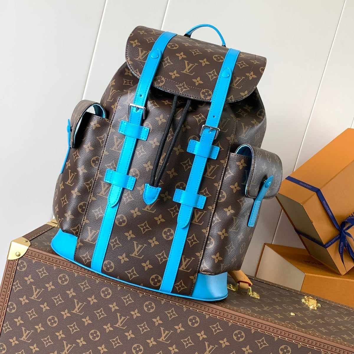 LV 25S CHRISTOPHER BACKPACK 48 IN BROWN AND CAPRI BLUE CANVAS MONOGRAM
