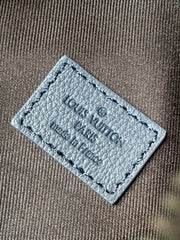 DUO CROSSBAG BAG 42 IN BLUE AND WHITE MONOGRAM SHADOW COWHIDE