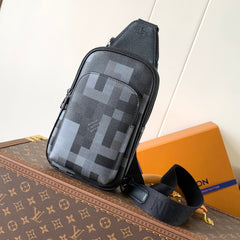 AVENUE 31 IN BLACK CANVAS CALFSKIN