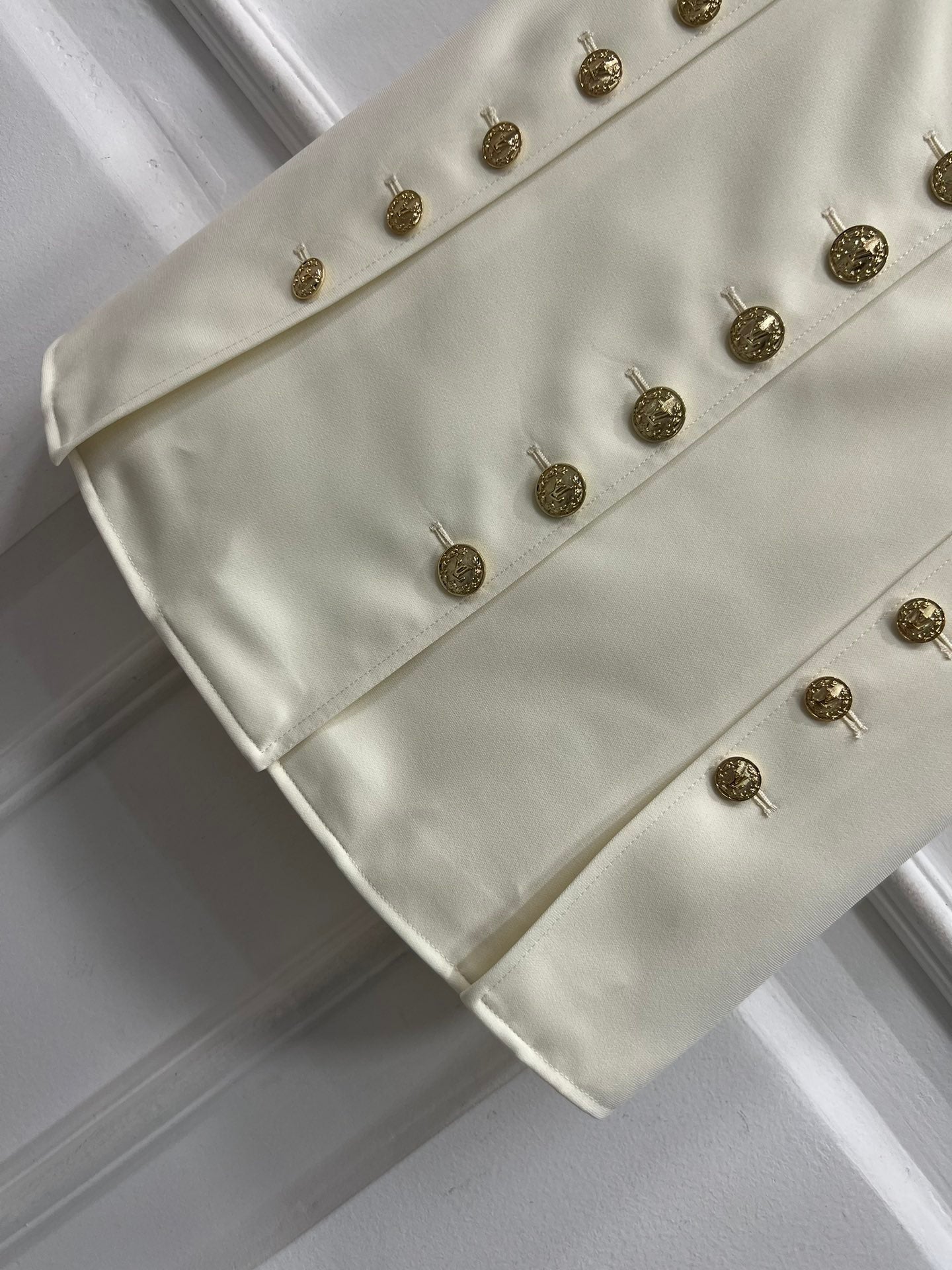 LV 25S ROUND NECK DRESS WITH METAL BUTTONS 262924